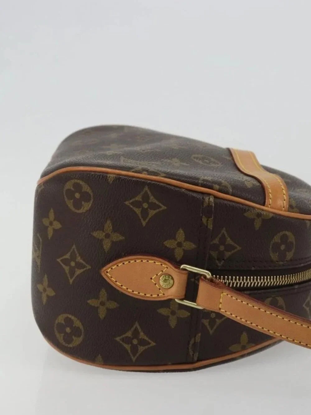 LOUIS VUITTON Monogram Blois Shoulder Bag M51221 LV Auth 188394SAV
